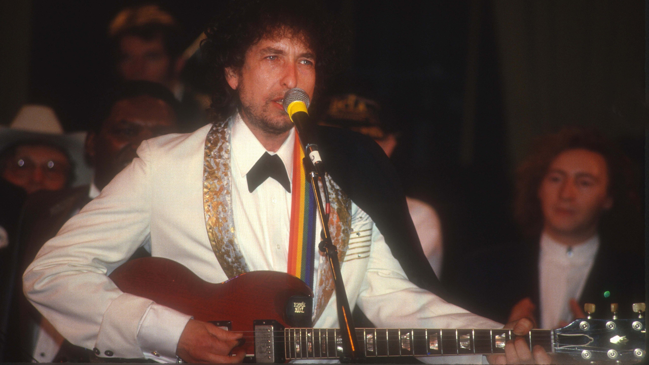 P.S. Я люблю тебя: романтические письма Боба Дилана выставлены на ...