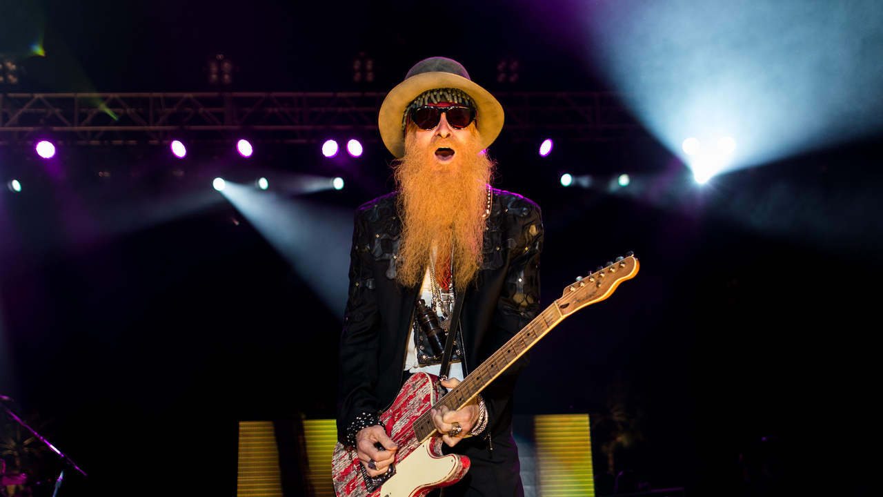 Ходить по струнке: ZZ Top использовали на концерте необычный инструмент ...