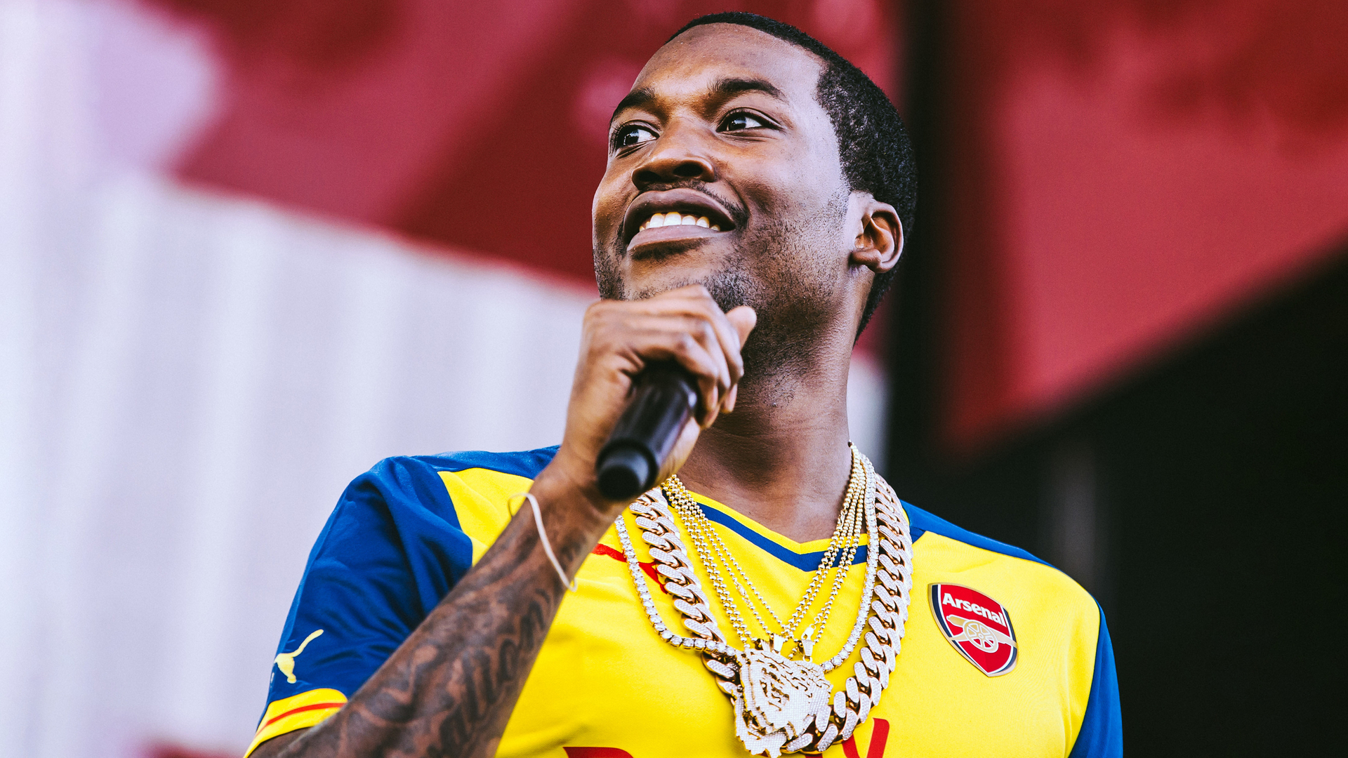 Meek Mill отказался от своего заявления о краже телефона в Гане - Звук