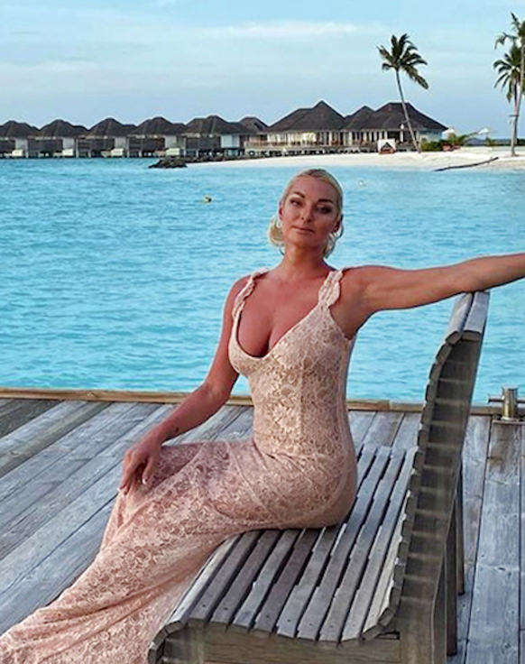 Жыныстық арыстан Сүйкімді қытай әйелдерімен порно