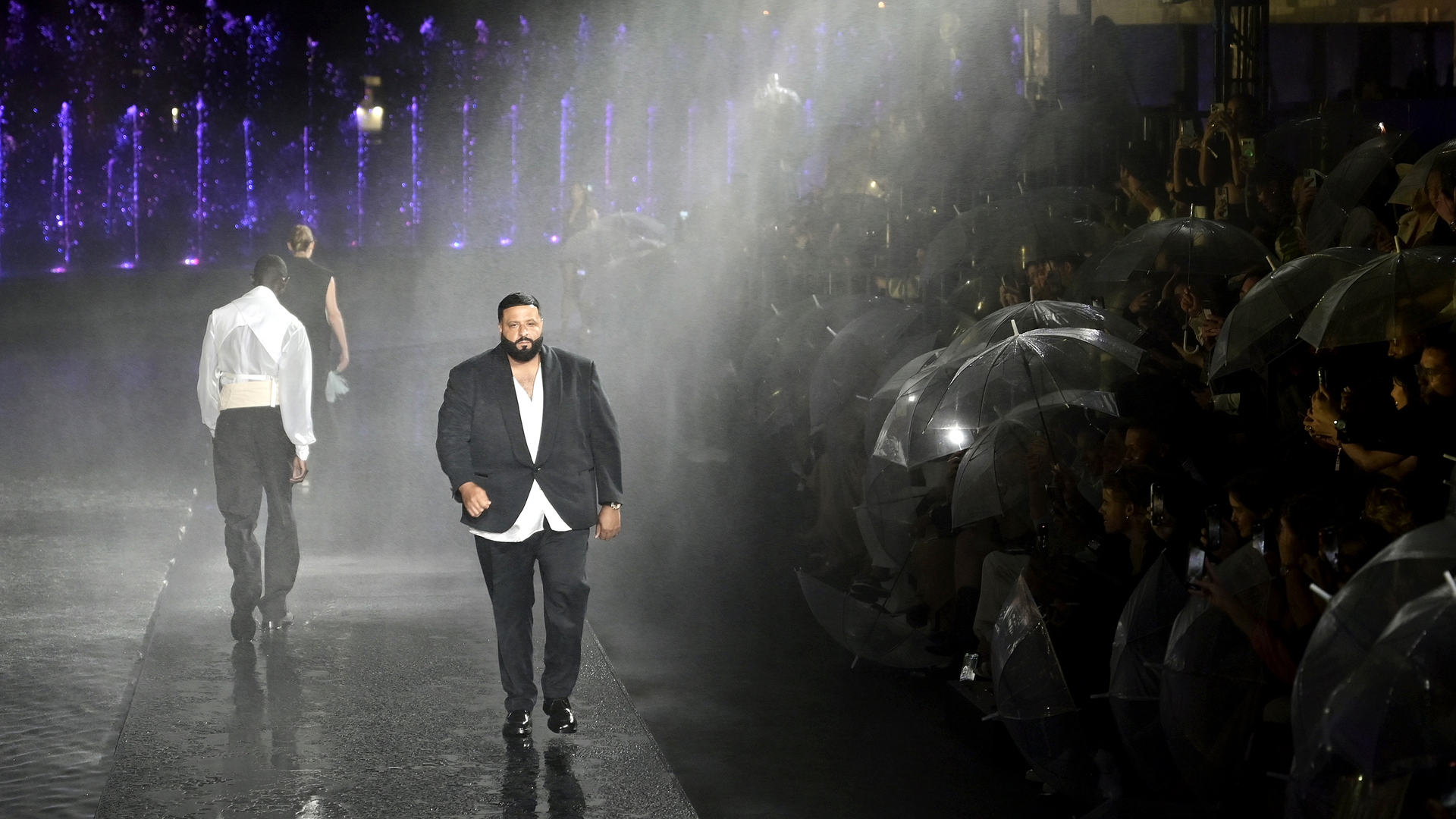 DJ Khaled впервые прошелся по подиуму на модном показе Hugo Boss - Звук