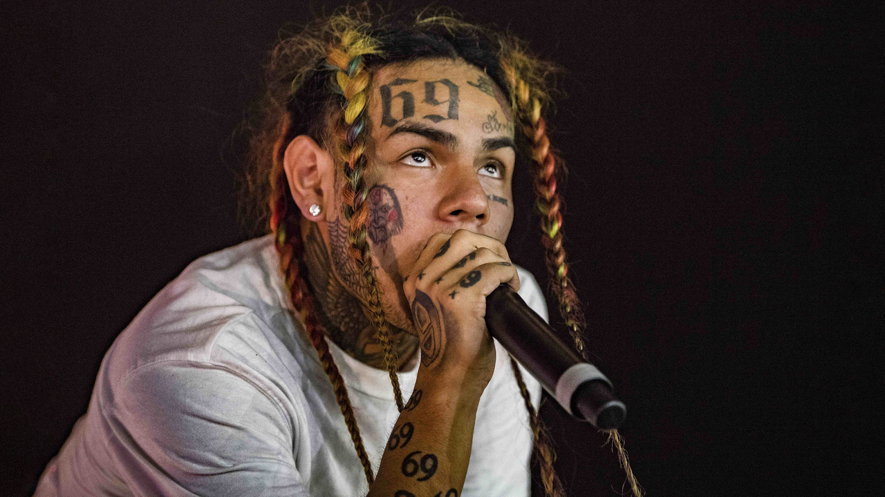 Рэпера 6IX9INE увезли в больницу после жестокого избиения - Звук