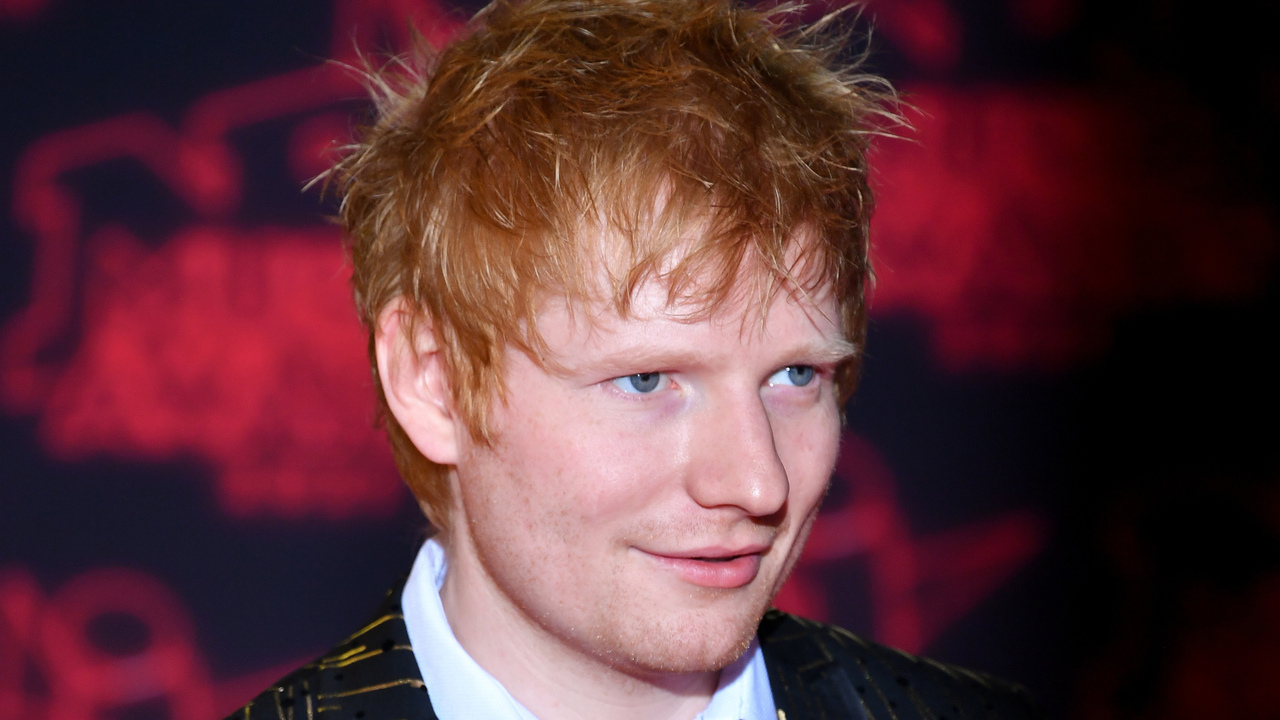 Известный поп музыкант. Эд Ширан в игре престолов. Эд Джей Маклин. Эд Джей Маклин без бороды в юности