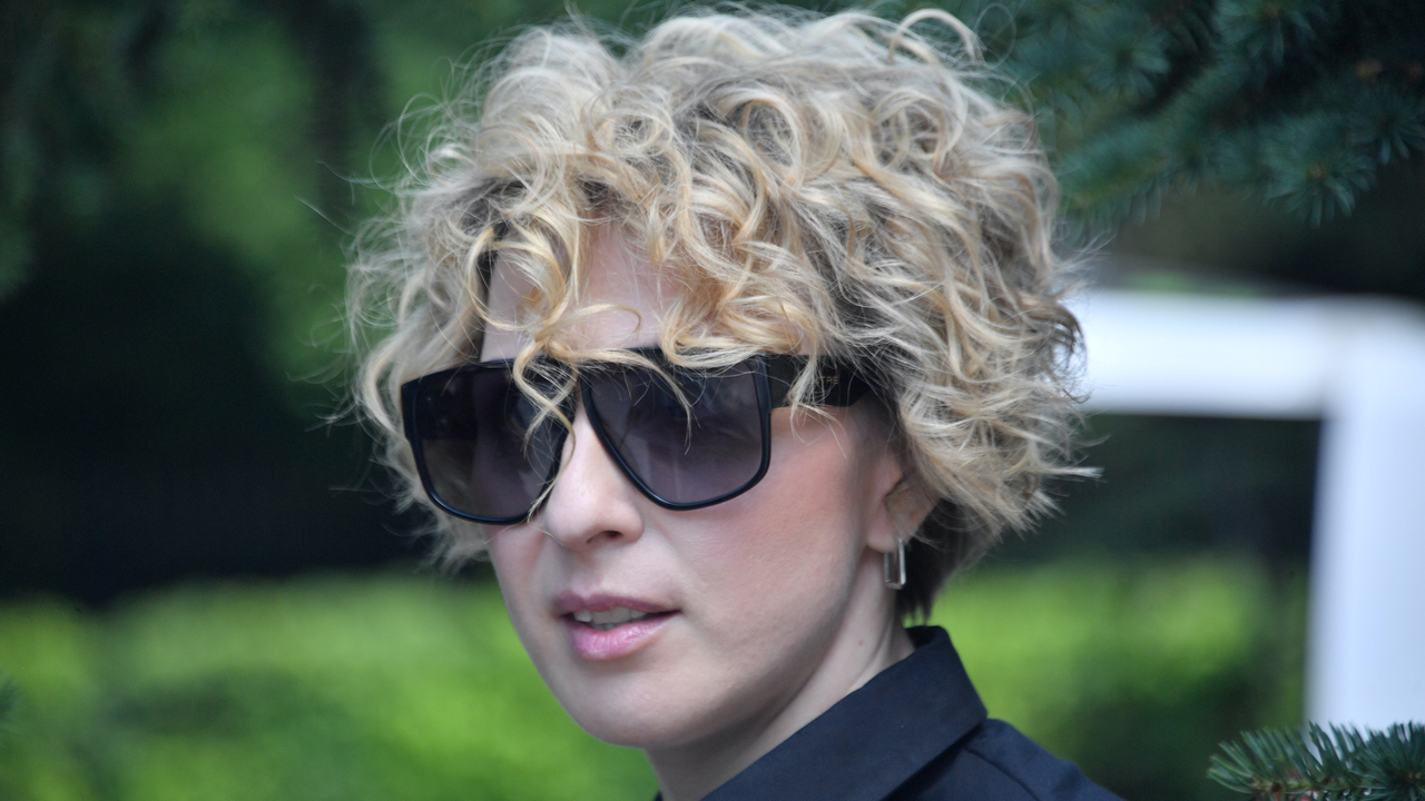 Яна Чурикова ответила на слова о психологическом насилии на «Фабрике ...