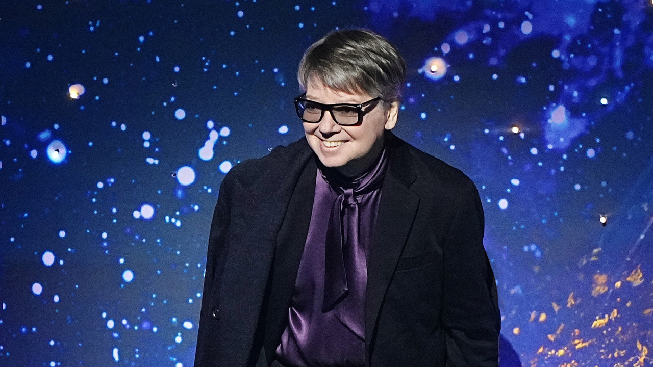 Топ костюмов, созданных Валентином Юдашкиным для музыкантов - Звук