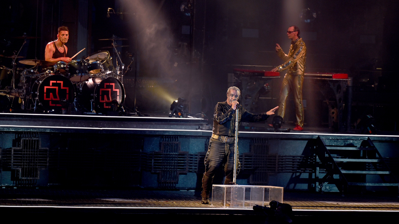 Rammstein mir. Рамштайн spiel mit mir. Rammstein live 1997. Rammstein mir. Rammstein mir.