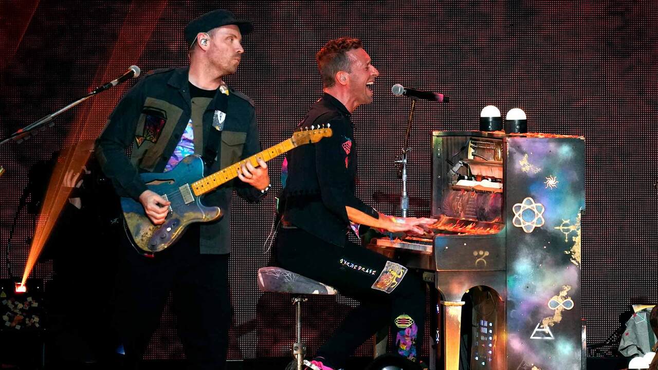 Группа Coldplay сократила свои выбросы углекислого газа почти вдвое в ...