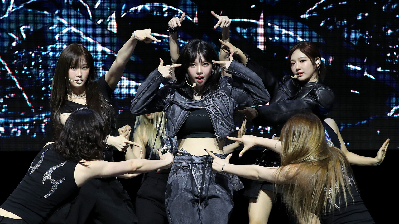 Первый альбом Armageddon K-pop-группы aespa предзаказали более миллиона