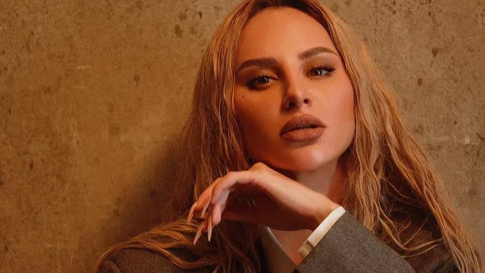 ANNA ASTI выпустила свою первую сольную пластинку