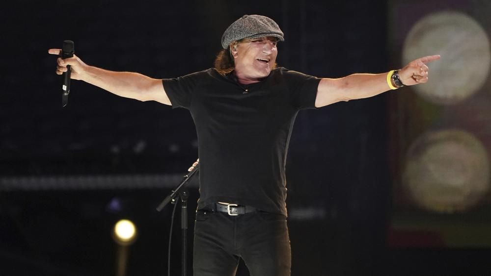 Насколько занимательно «Житие Брайана»: вокалист AC/DC выпустит мемуары
