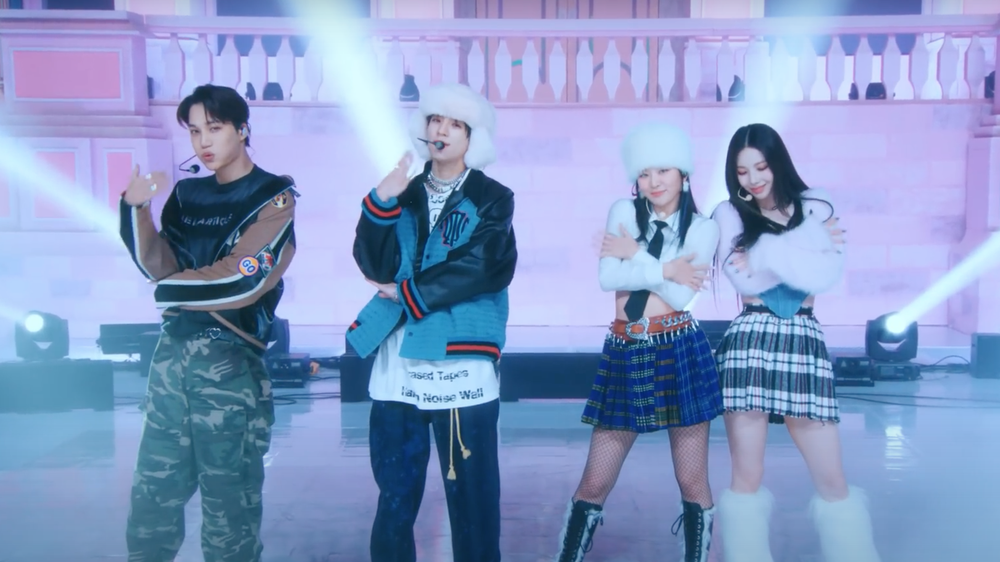 SM Entertainment выпустило альбом-коллаборацию всех своих артистов