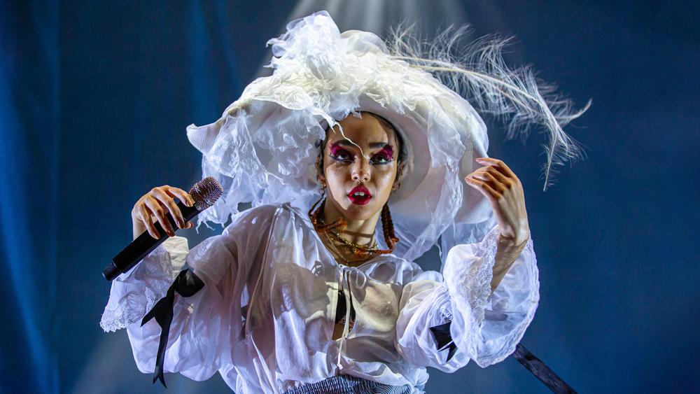 FKA twigs