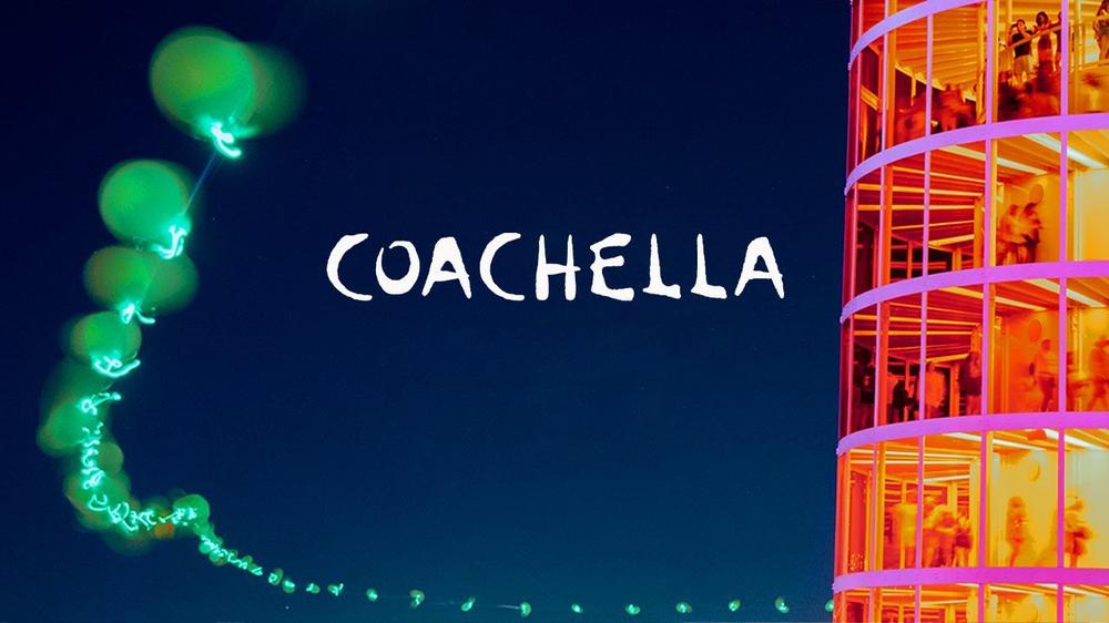 Акробатка сорвалась с высоты на фестивале Coachella