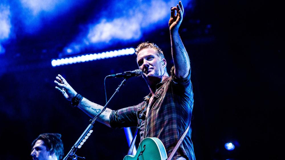 Выступление группы Queens of the Stone Age в Милане, 24 июня 2018 года