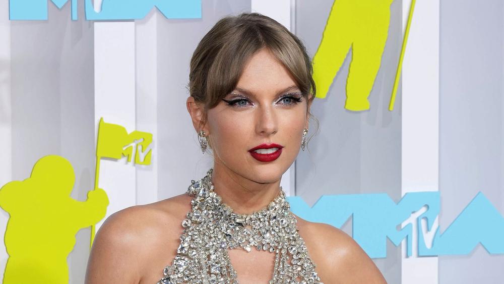 Тейлор Свифт на церемонии вручения премии MTV Video Music Awards, 28 августа 2022 года