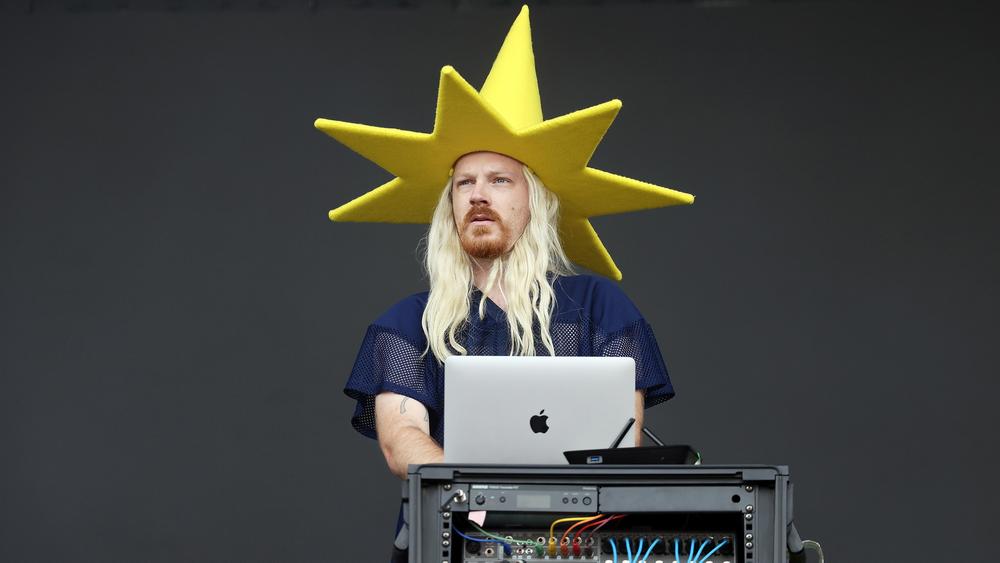 Выступление 100 gecs на фестивале Governors Ball Music Festival, 12 июня 2022 года