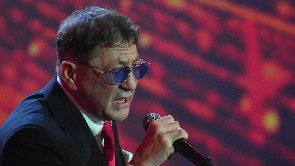 Григорий Лепс на праздничном концерте в поддержку женщин-военнослужащих в преддверии 8 Марта, 7 марта 2022 года