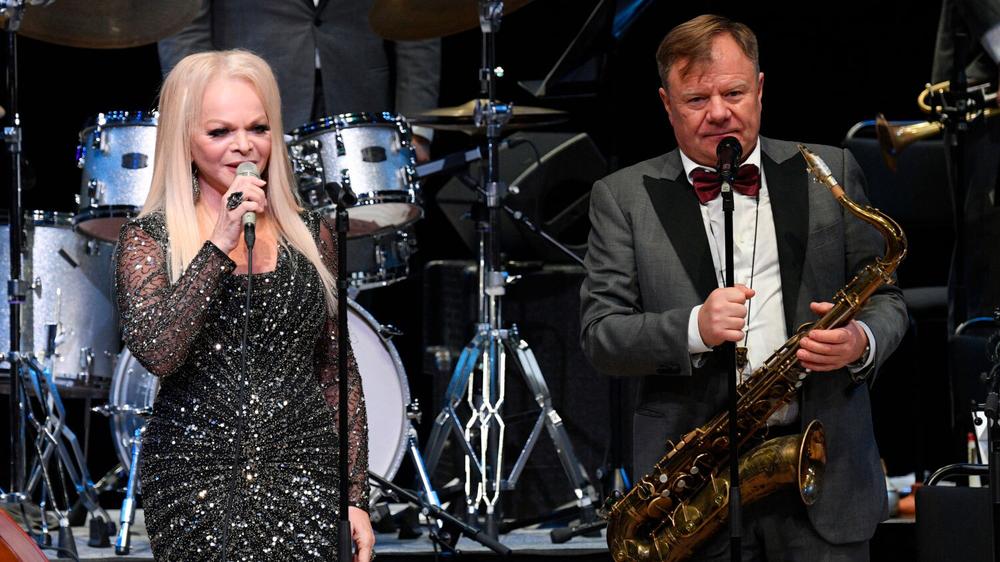 Лариса Долина и Игорь Бутман на открытии Moscow Jazz Festival 2023, 19 июня 2023 года