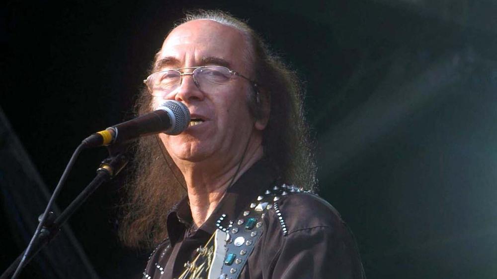 Эркин Корай на фестивале Rock'n Coke Festival, 21 августа 2004 года