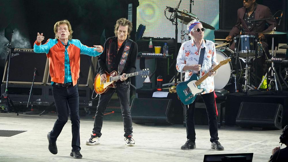 Мик Джаггер, Рон Вуд и Кит Ричардс: концерт The Rolling Stones в Берлине, 3 августа 2022 года