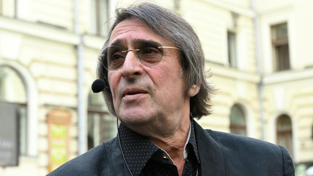 Юрий Башмет возле Московской государственной консерватории имени П. И. Чайковского, 15 августа 2023 года