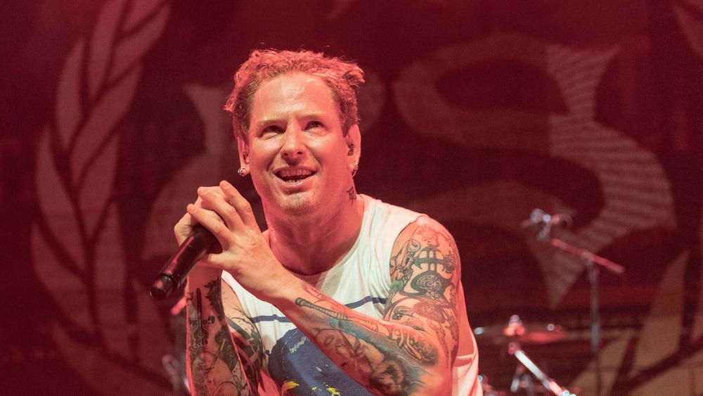 Кори Тейлор выступает на Stone Sour Live в Мэдисоне, 15 мая 2018 года