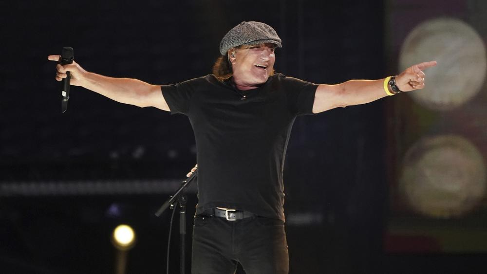 Выступление группы AC/DC на стадионе SoFi Stadium, 2 мая 2021 года