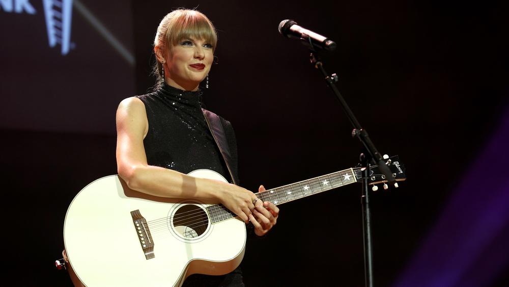 Тейлор Свифт на Nashville Songwriter Awards, 20 сентября 2022 года