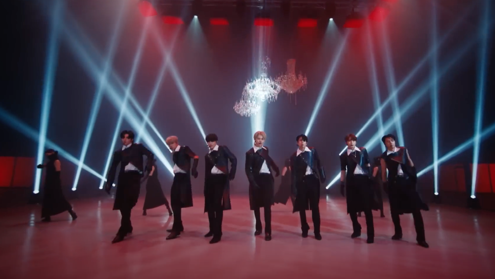 K-pop-группа ENHYPEN выступила в Kelly Clarkson Show с песней Bite Me