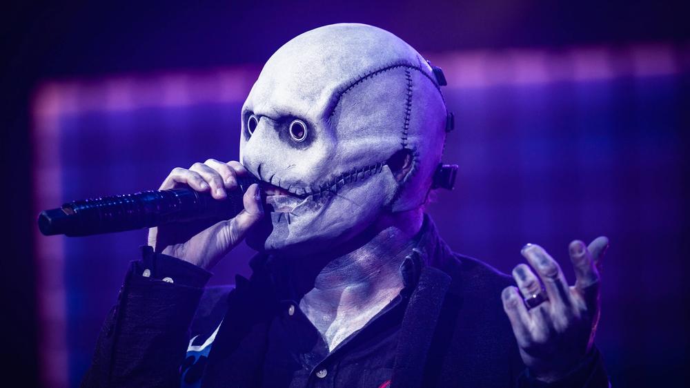 Кори Тейлор с группой Slipknot выступают в Мальме, Швеция, 15 августа 2022 года