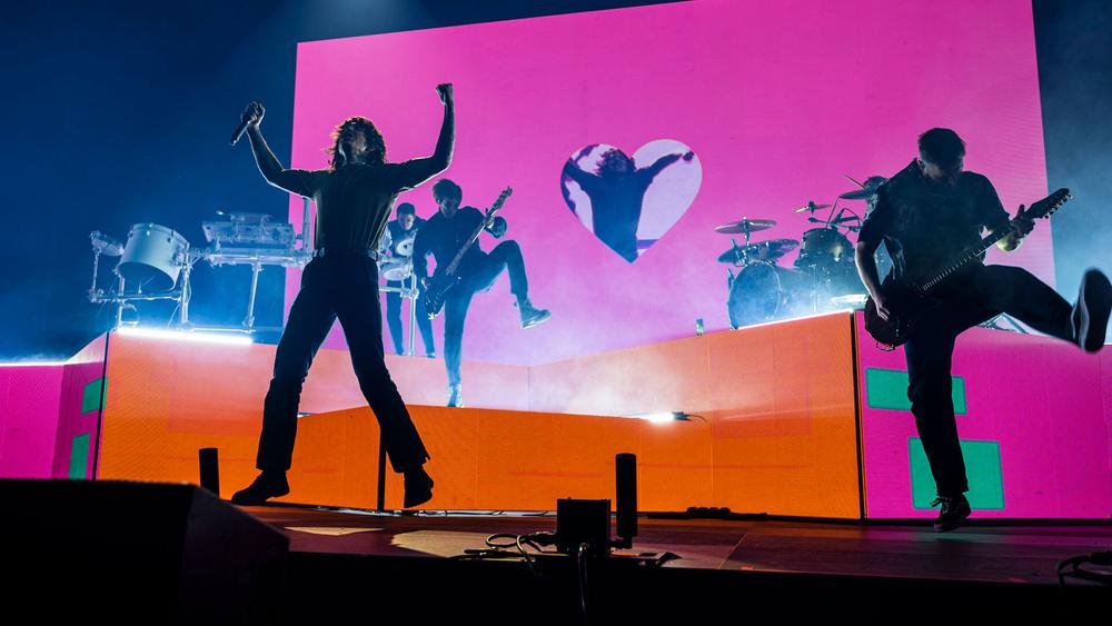 Bring Me the Horizon выступают в Берлине, 3 февраля 2023 года
