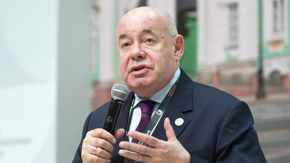 Михаил Швыдкой на Международном культурном форуме в Петербурге, 17 ноября 2023 года