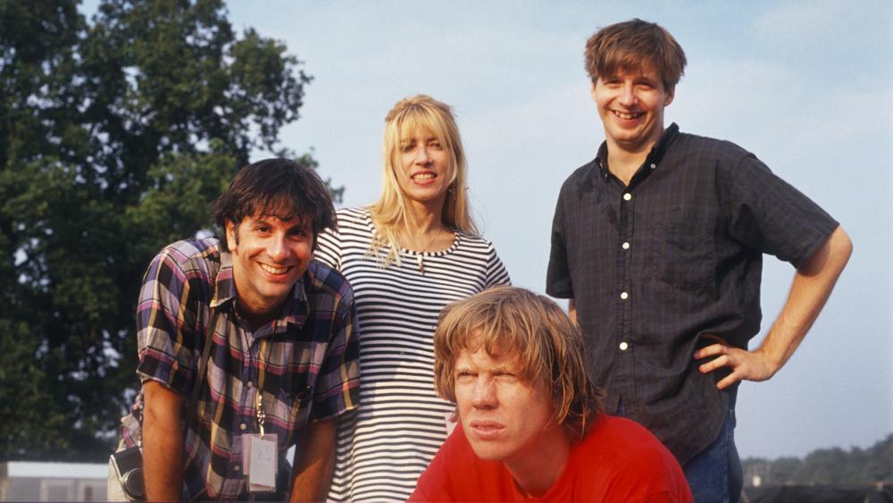 Участники группы Sonic Youth на фестивале Pukkelpop Festival в Бельгии, 25 августа 1991 года