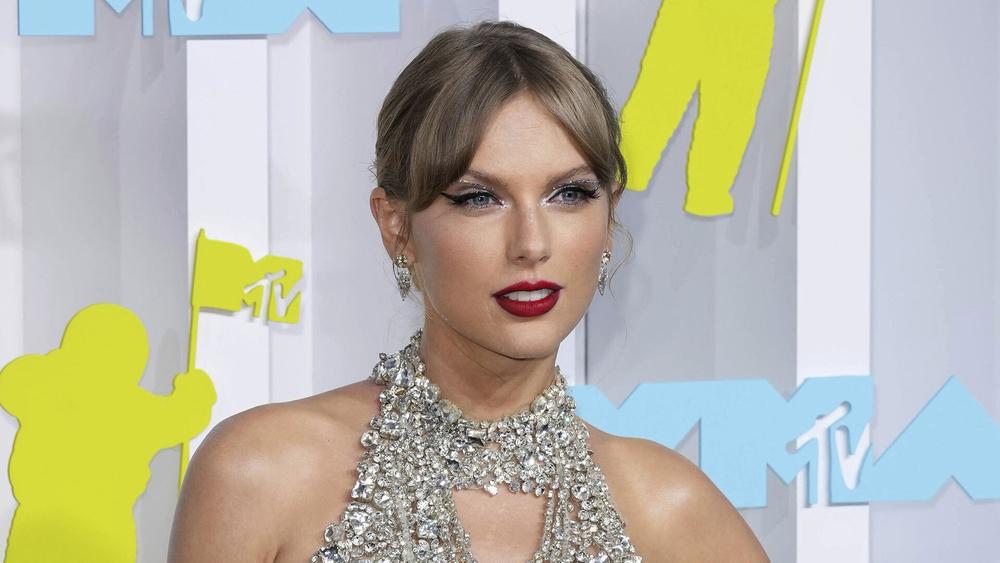 Тейлор Свифт на церемонии вручения наград MTV Video Music Awards, 28 августа 2022 года