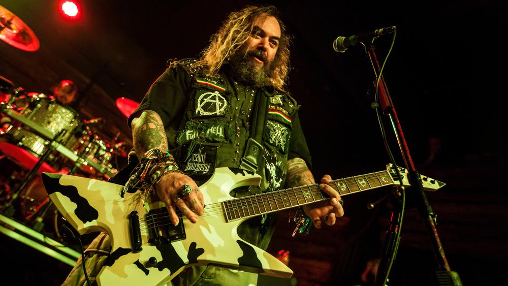 Экс-лидер Sepultura Макс Кавалера во время выступления в Grizzly Hall, 15 февраля 2017 года