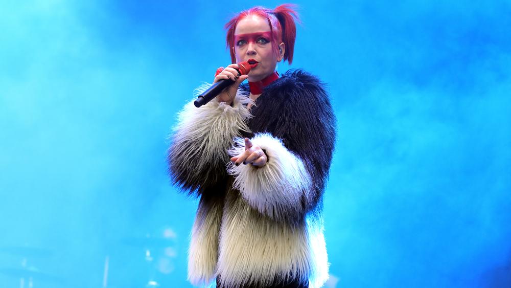 Выступление группы Garbage на Cal Jam 18 в Glen Helen Regional Park, 6 октября 2018 года
