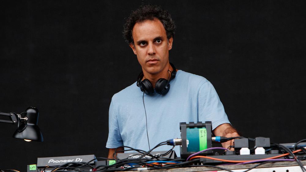 Выступление Four Tet на шоу Lovebox, 13 июля 2019 года