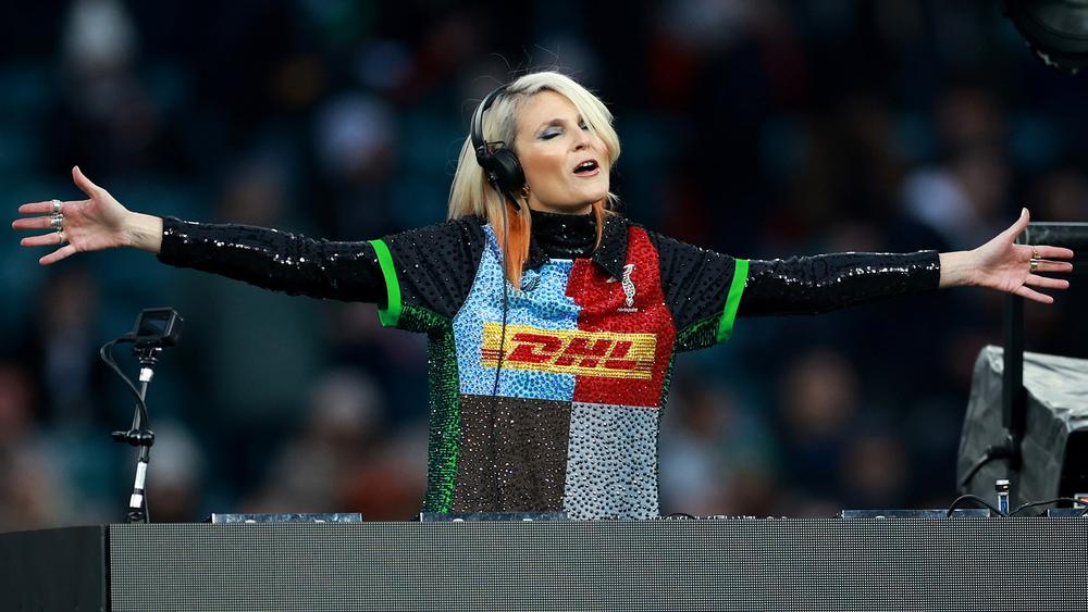 Выступление группы Faithless