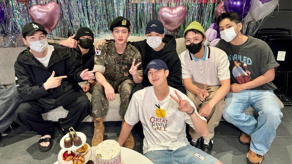 Участники группы BTS