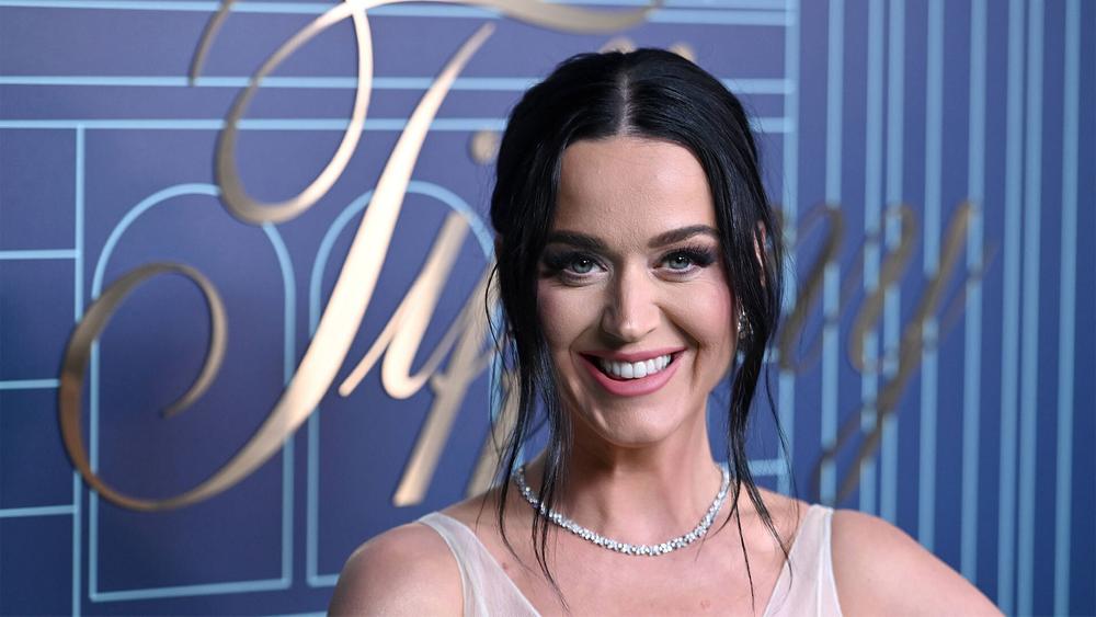 Кэти Перри на открытии магазина Tiffany & Co в Нью-Йорке, 27 апреля 2023 года