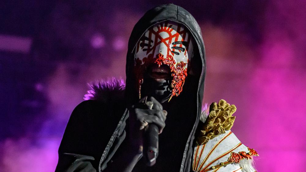 Выступление группы Sleep Token на фестивале Leeds Festival, 27 августа 2023 года