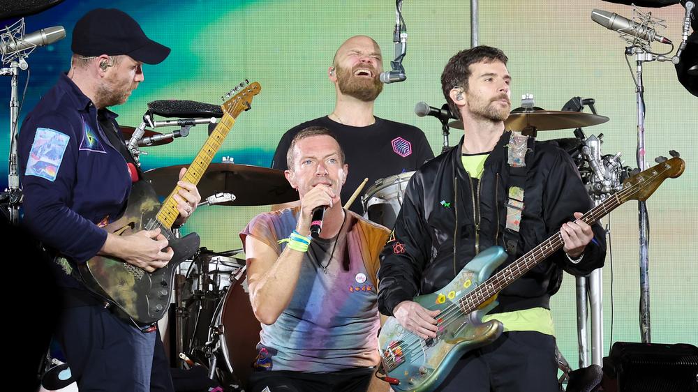 Выступление группы Coldplay в Rose Bowl Stadium, 30 сентября 2023 года