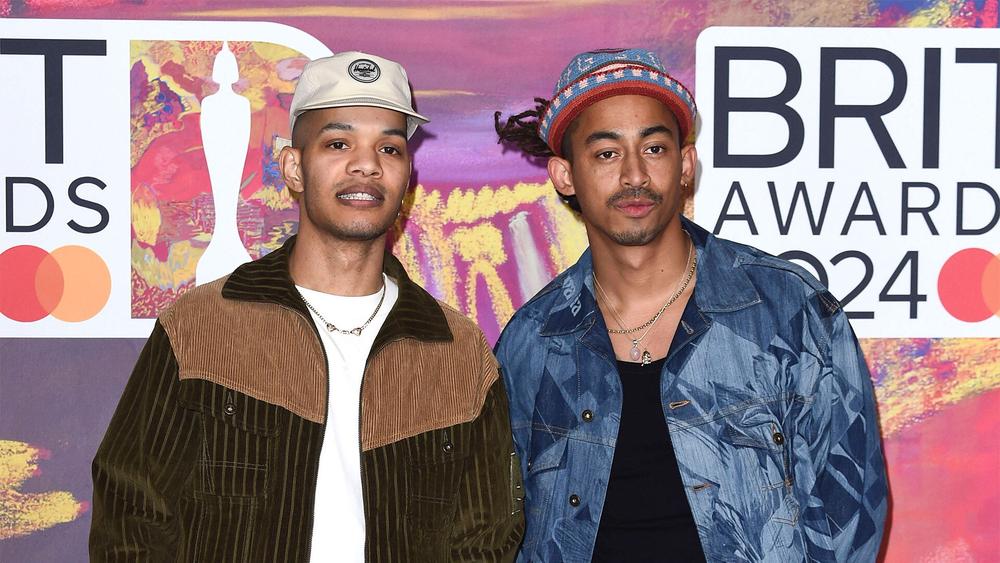 Rizzle Kicks на церемонии BRIT Awards, 2 марта 2024 года