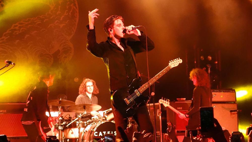 Catfish and the Bottlemen выступают в Brooklyn Steel, 2017 год