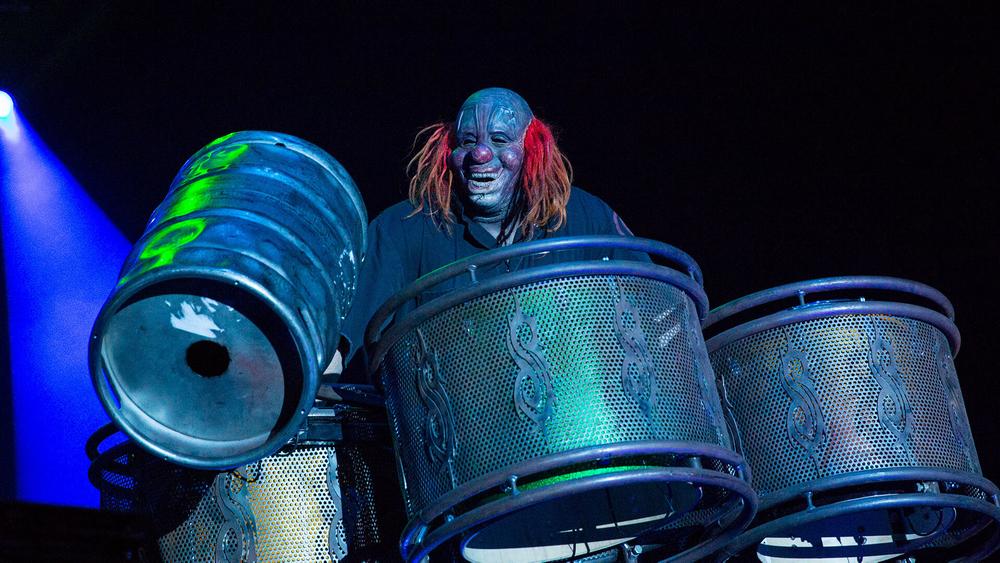 Шон Крейен с группой Slipknot выступают в СК «Олимпийский», 30 января 2016 года
