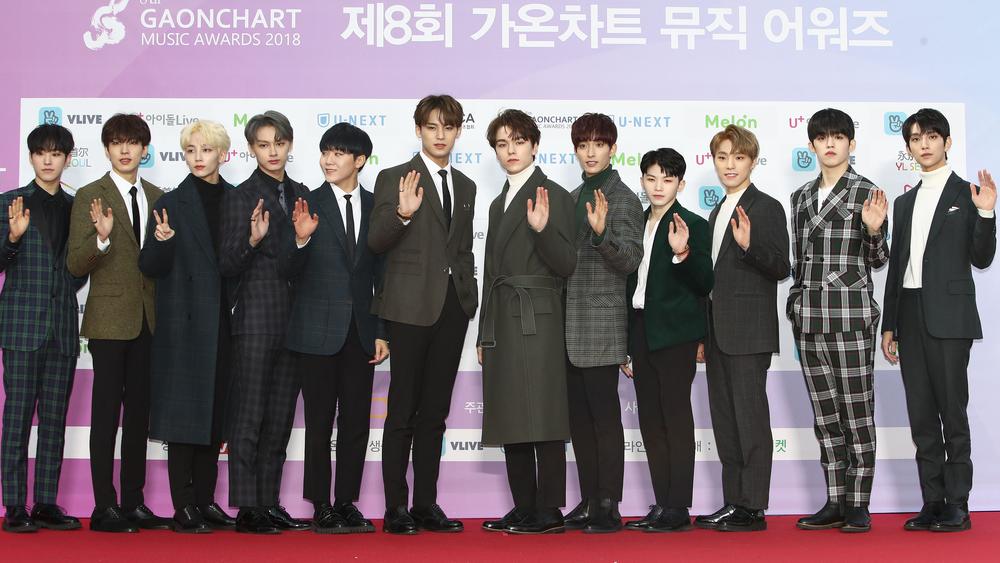 Участники группы SEVENTEEN на Gaon Chart K-Pop Awards, 23 января 2019 года
