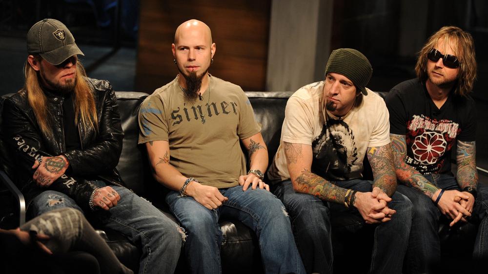 Участники группы Drowning Pool