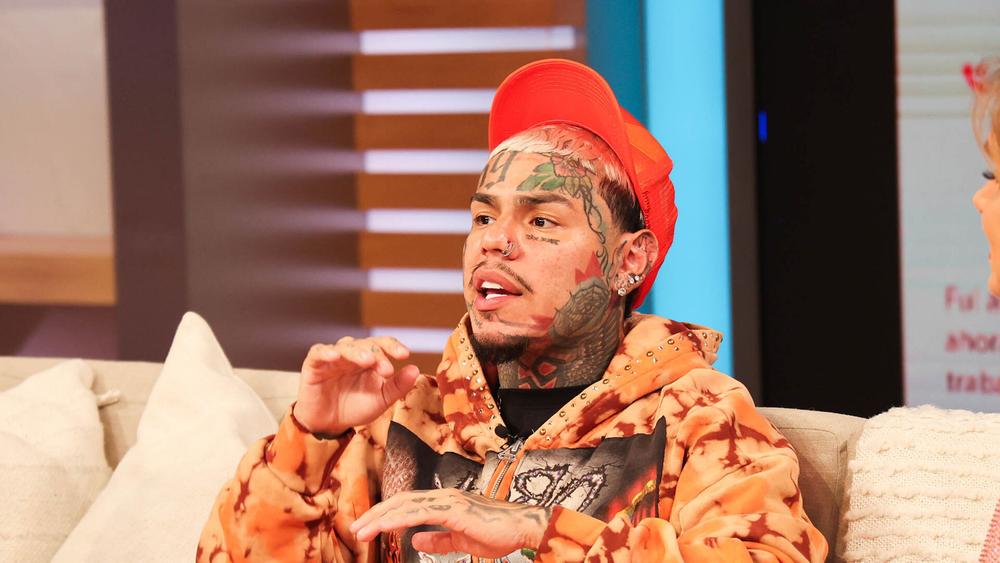 Tekashi 6ix9ine во время промоушена песни Repuesta в Univision Studios, 4 сентября 2024 года