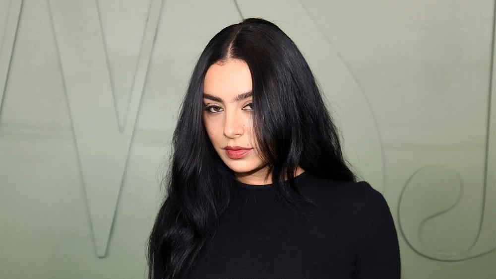Charli XCX на церемонии вручения премии WSJ, 29 октября 2024 года