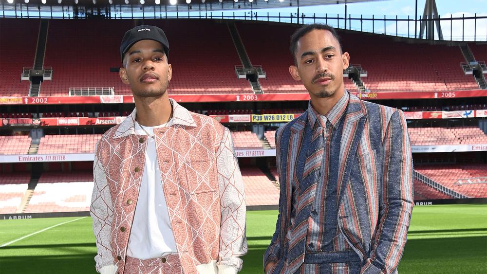 Rizzle Kicks (Харли Александер-Сьюл и Джордан Стивенс) на Неделе моды в Лондоне, 16 сентября 2024 года